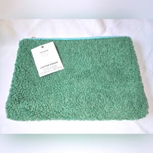 Noted by Post-it 3M Laptop Pouch Sleeve 10”x 15” Green Soft Sherpa Cover NWT